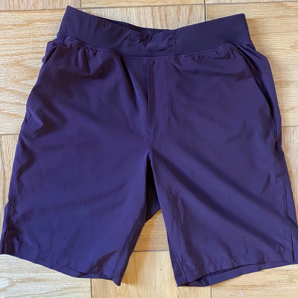 Lululemon T.H.E. Short 9” Linerless (Like New)